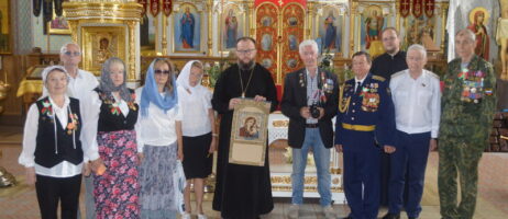 Делегация ветеранов вооружённых сил и «Детей войны»